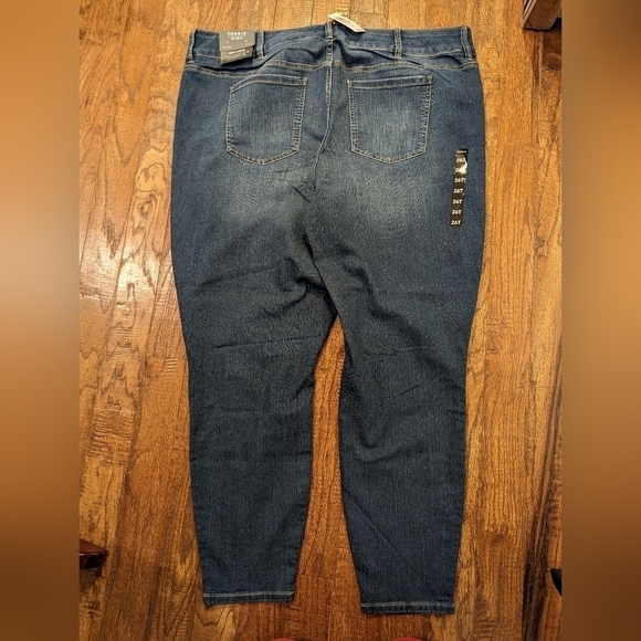 Torrid jeans, super stretch, high waist, skinny | plus size 26 tall - Picture 6 of 12